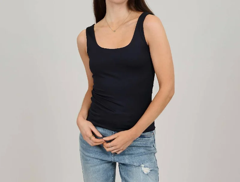 Modern Women's Attire U-Neck Tank Top In Black
