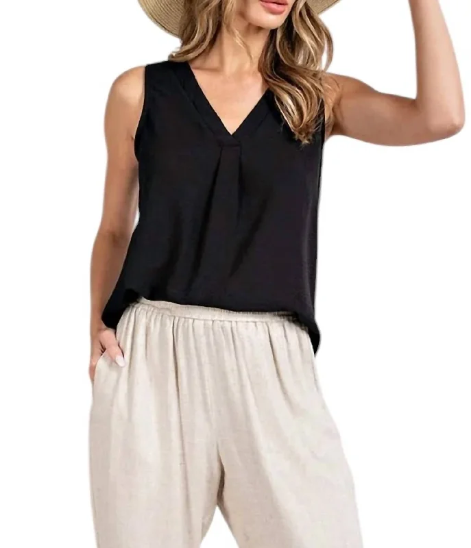 Women's Transitional Outfit V-Neck Tank Top In Black