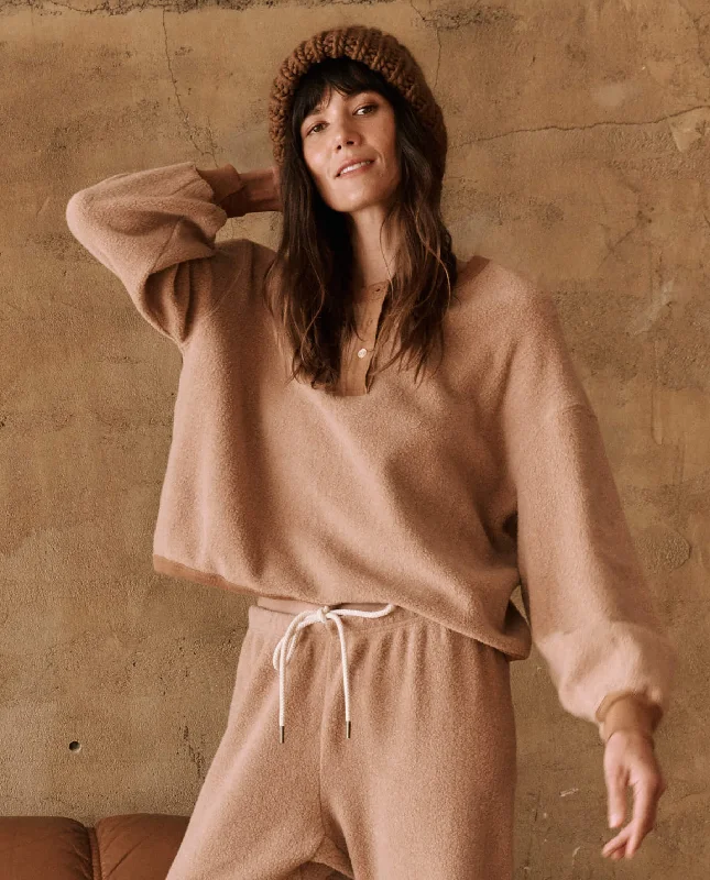 Relaxed Style The Fleece Henley Sweatshirt. -- Fawn