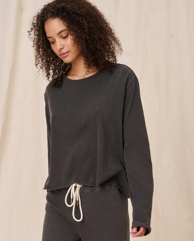 Comfortable Women's Attire The Long Sleeve Crop Tee. -- Washed Black
